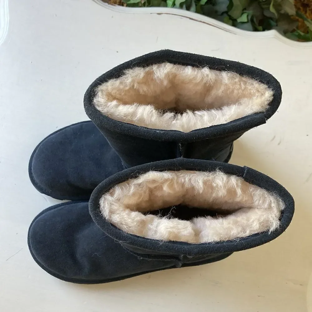 BearPaw Elle Short Blue Suede Pull On Women’s Boots Size 6